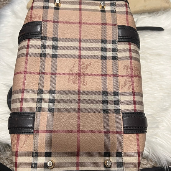 Burberry handbag - Picture 5 of 16